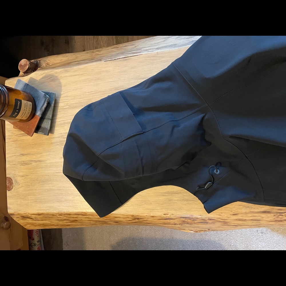 The North Face GoreTex rain jacket - Picture 5 of 7